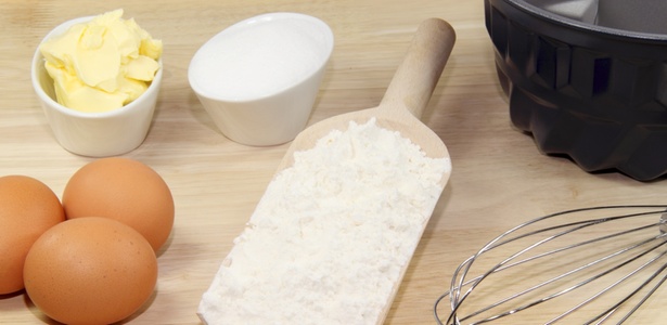 Ovos, farinha, leite e açúcar: ingredientes básicos para preparar um bolo devem ser de qualidade