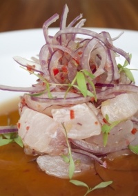 Peixe e cebola roxa são alguns<br> dos ingredientes do ceviche do Shimo