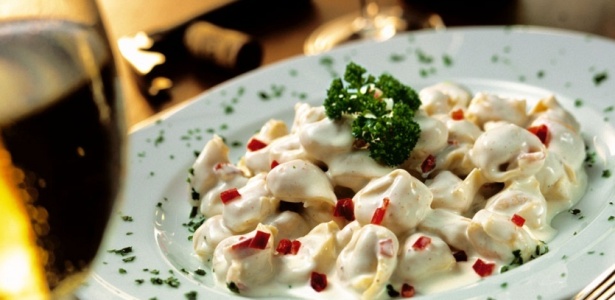 Tortellini de Vitella alla Panna e Prosciutto - 06/05/2010 - UOL Receitas